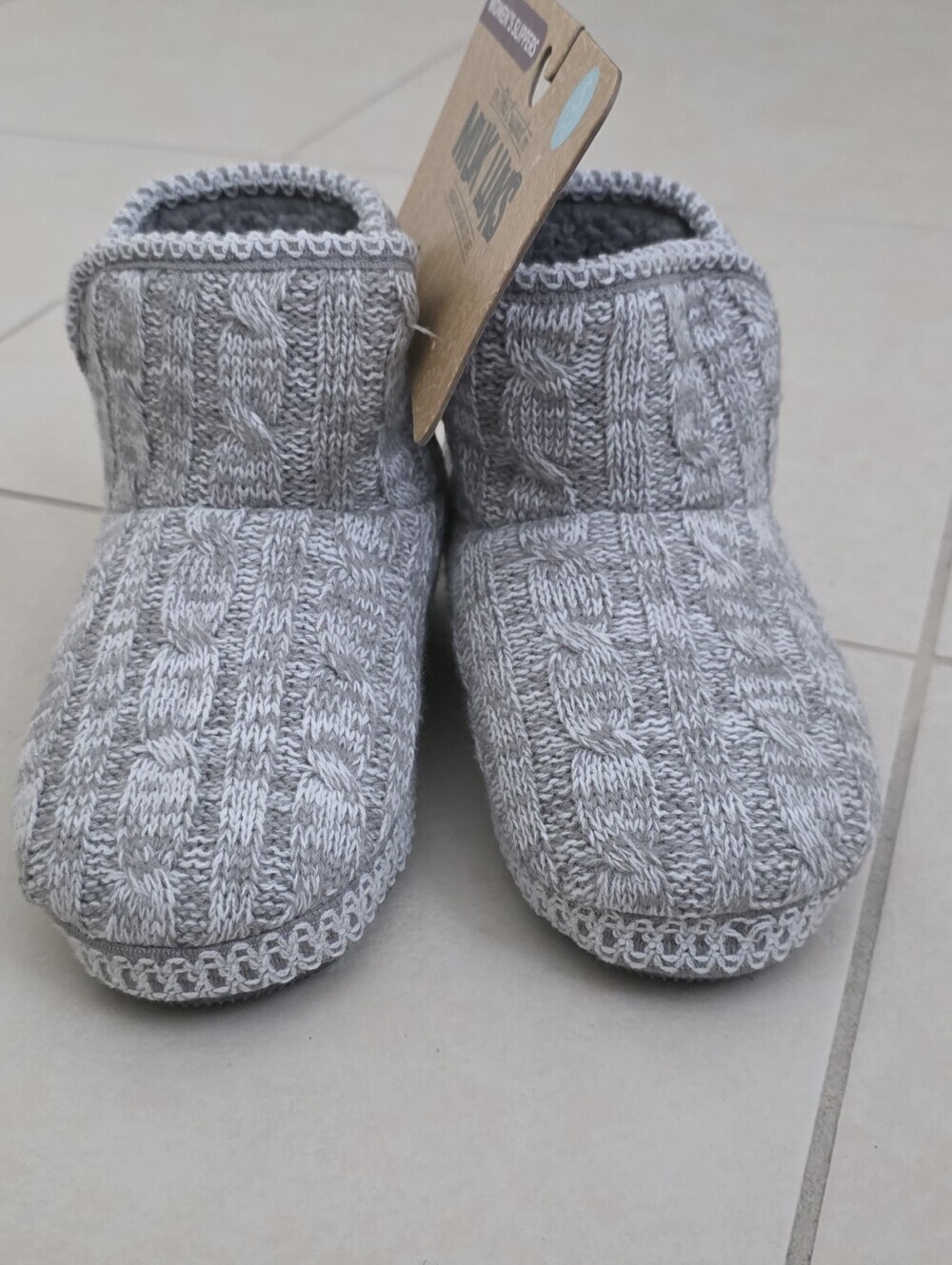 Muk Luks Light Gray Cable Knit Slipper Booties Small Size 5-6 - Picture 3 of 3